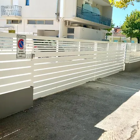 Exclusive アパート